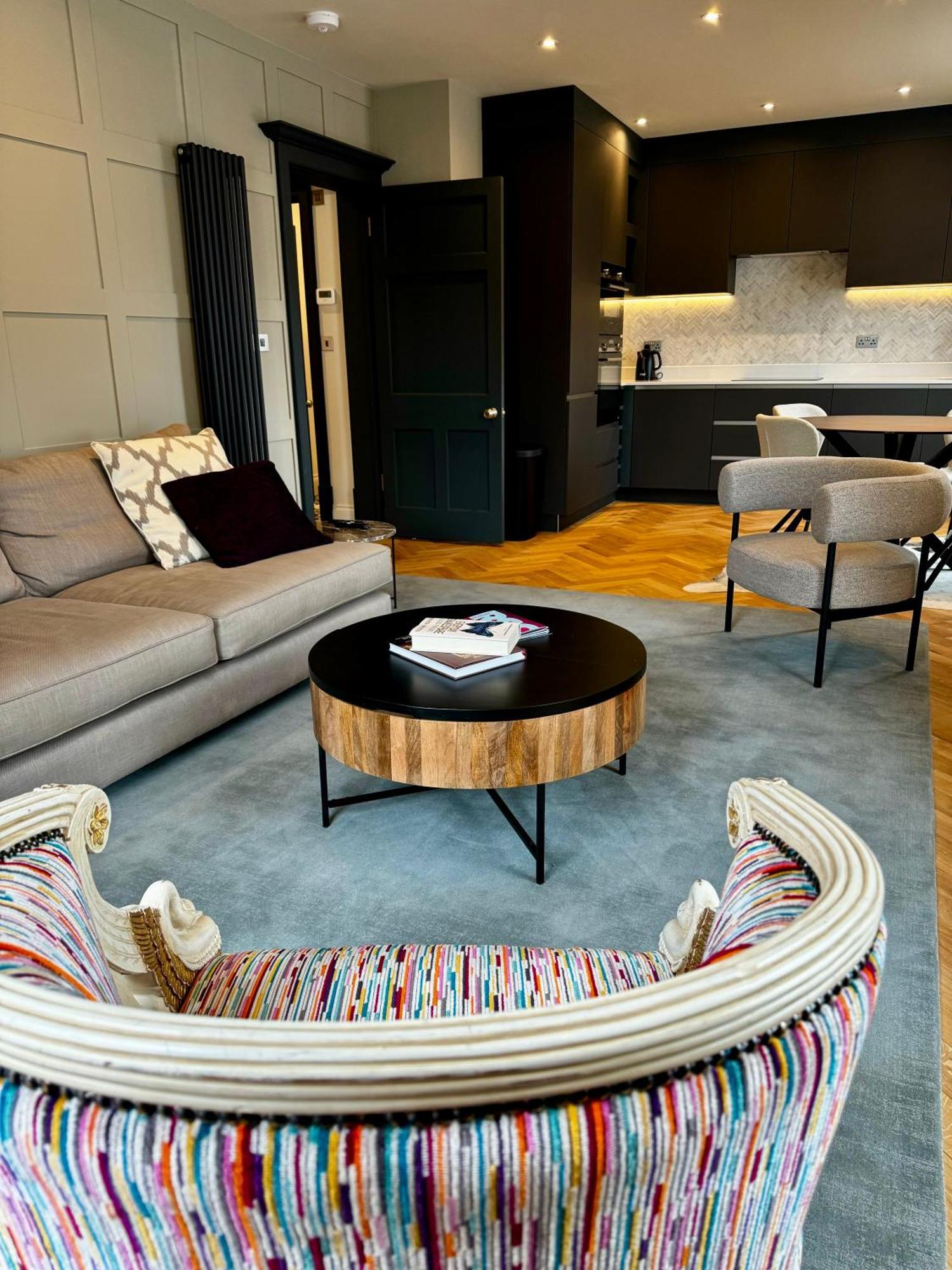 Macbeths Corner High End Luxury Apartment In Centre With Parking ستارتفورد أبون آفون المظهر الخارجي الصورة